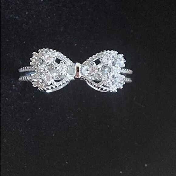 925 Sterling Silver Bow Ring - Picture 2 of 9